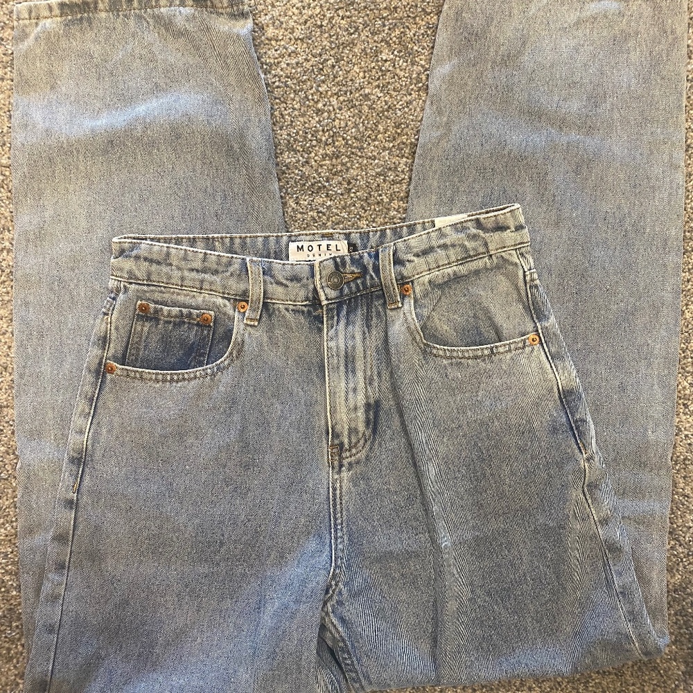 Motel light wash jeans
